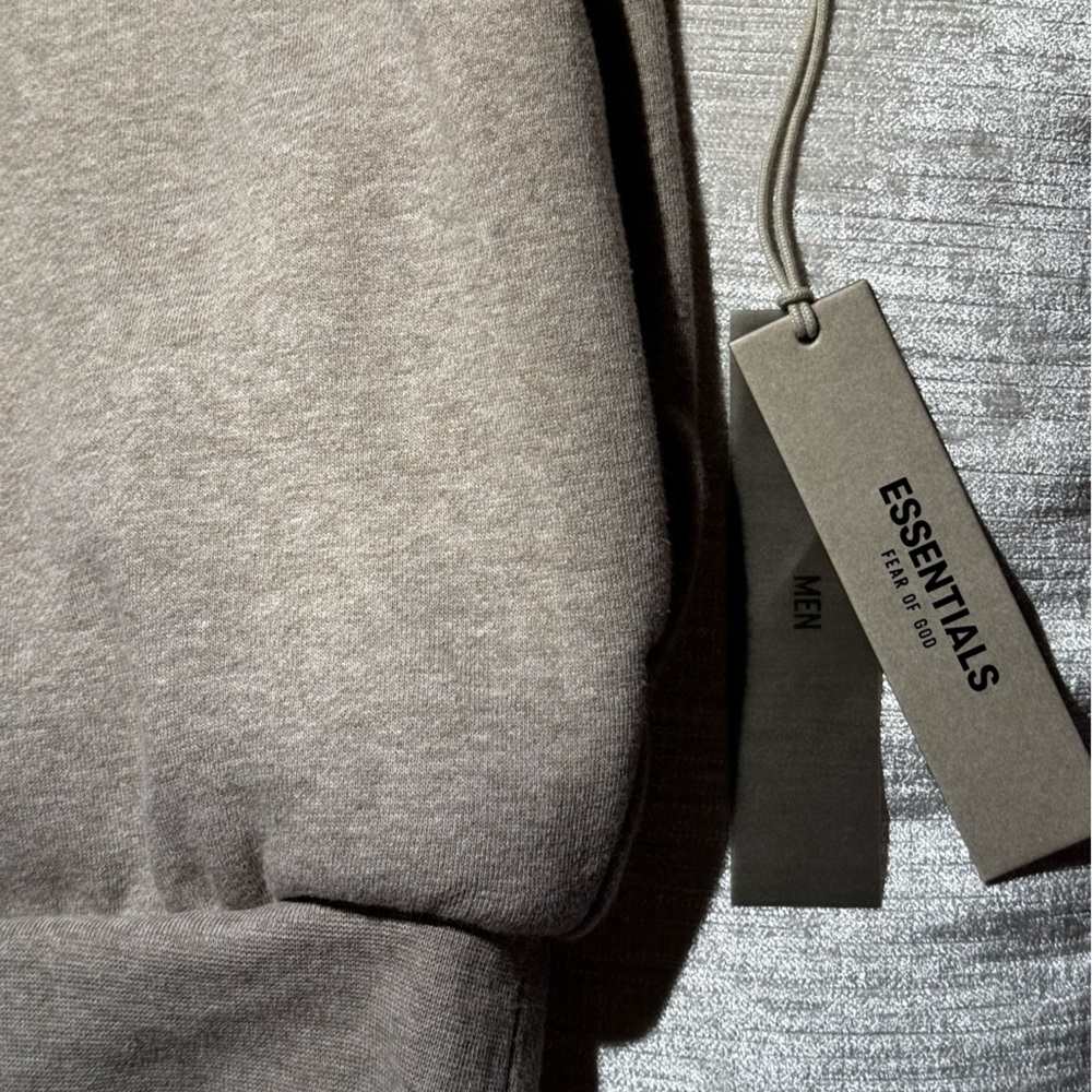 Essentials Crewneck “Core Heather”